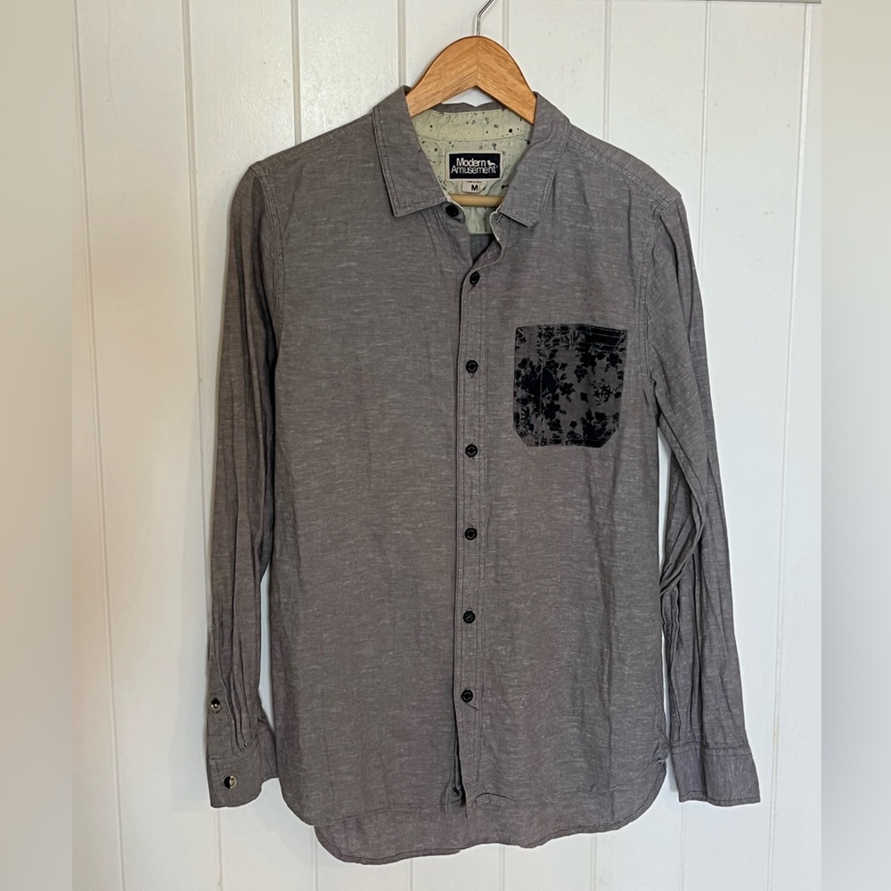 Modern Amusement. Grey Button Down. Medium